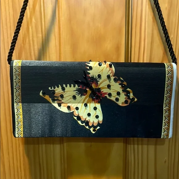 Elegant Black Butterfly Clutch - Picture 3 of 9